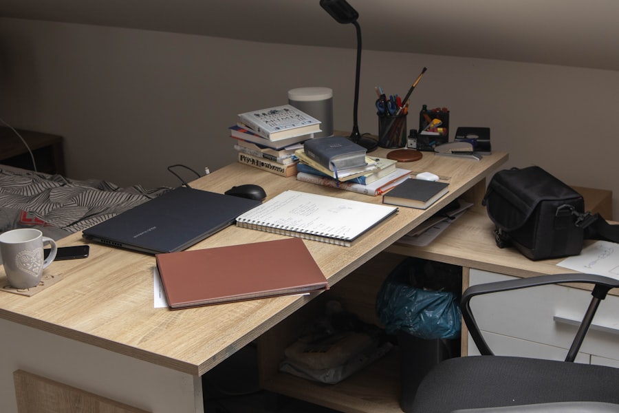 desk to party
