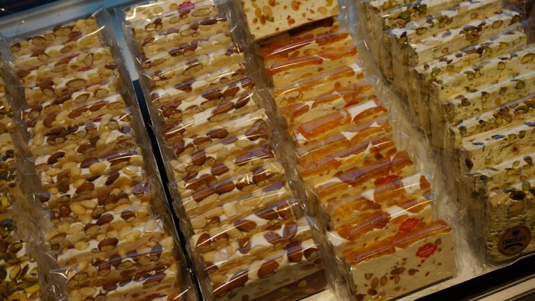 Photo crispy lechon slices